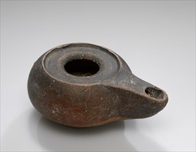 Lamp, Central Anatolia, Anatolia; 4th - 3rd century B.C; Terracotta; 3.5 × 6.5 × 9 cm, 1 3,8 × 2 9,16 × 3 9,16 in