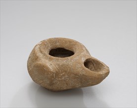 Lamp, South Anatolia, Anatolia; 3rd century B.C; Terracotta; 2.1 × 3.5 × 5 cm, 13,16 × 1 3,8 × 1 15,16 in