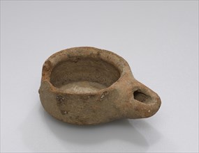 Lamp, Asia Minor; 5th - 4th century B.C; Terracotta; 1.5 × 3.4 × 5 cm, 9,16 × 1 5,16 × 1 15,16 in