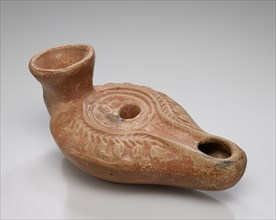 Lamp, Asia Minor; 4th - 5th century; Terracotta; 3.5 x 8.1 x 13.5 cm, 1 3,8 x 3 3,16 x 5 5,16 in