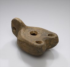 Lamp, Cologne, Germany; 2nd - 3rd century; Terracotta; 2.8 x 4 x 7 cm, 1 1,8 x 1 9,16 x 2 3,4 in