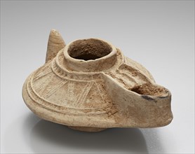 Lamp, Syria; 5th - 6th century; Terracotta; 4.9 x 7.5 x 10 cm, 1 15,16 x 2 15,16 x 3 15,16 in