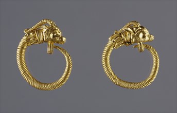 Earrings; Alexandria, Egypt; 220 - 100 B.C; Gold; 2.2 cm, 7,8 in
