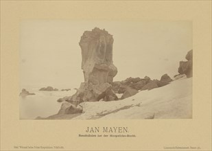 Jan Mayen, Basaltsaulen bei der Hoopsticks-Bucht;, Linienschiffs-Lieutenant, Richard Basso, German ?, active 1882 - 1883)