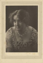 Dora Curtis; Frederick H. Evans, British, 1853 - 1943, about 1895 - 1900; Platinum print; 18.7 x 13 cm, 7 3,8 x 5 1,8 in