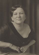 Phyllis Hatton; Frederick H. Evans, British, 1853 - 1943, about 1900; Platinum print; 20 x 14.1 cm, 7 7,8 x 5 9,16 in