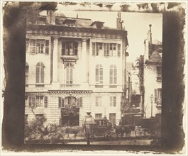 Carriages and Parisian Townhouses; William Henry Fox Talbot, English, 1800 - 1877, Paris, France; May 1843; Salted paper print