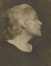 Eleanora Duse; Arnold Genthe, American, born Germany, 1869 - 1942, 1925; Gelatin silver print; 31.4 x 24.5 cm