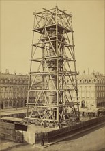 Le Restauration de la Colonne Vendôme après la Commune; Charles Marville, French, 1813 - 1879, Paris, France; 1871; Albumen