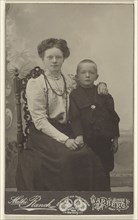 mother and son; Mathilda Ranch, Swedish, 1860 - 1938, 1907; Platinum print
