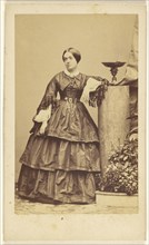 woman, standing; Disdéri & Cie; 1862 - 1866; Albumen silver print
