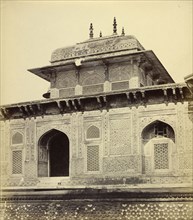 Entrance to Itmad-ud-Daulah's Tomb; Felice Beato, 1832 - 1909, Henry Hering, 1814 - 1893, India