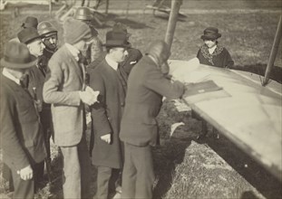 Group around the edge of a wing of a Caproni Ca. 3, airplane, Fédèle Azari, Italian, 1895 - 1930, Italy; about 1916 - 1919