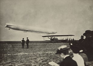 Sachsen rigid airship; Fédèle Azari, Italian, 1895 - 1930, Italy; 1913 - 1916; Gelatin silver print; 11.8 x 12.2 cm