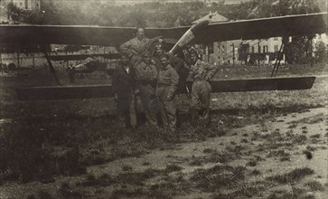 Airplane; Fédèle Azari, Italian, 1895 - 1930, Italy; 1914 - 1929; Gelatin silver print; 10.3 x 17 cm, 4 1,16 x 6 11,16 in