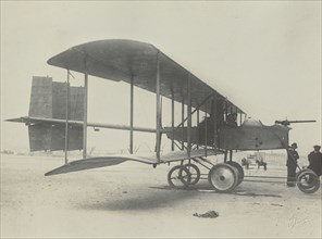 Early airplane with a gun; Fédèle Azari, Italian, 1895 - 1930, Milan, Italy; 1914 - 1929; Gelatin silver print; 17.5 x 23.5 cm