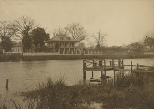 Plantation House; Attributed to H.M. Beach, American, active 1890s, New Orleans, Louisiana, United States; 1899; Gelatin silver