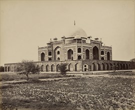 Mausoleum of the Emperor Humayoon, Delhi; Samuel Bourne, English, 1834 - 1912, Delhi, India; about 1866; Albumen silver print