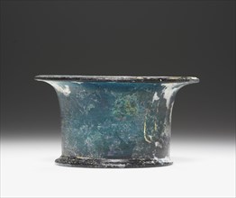 Bowl; Eastern Mediterranean or Italy; end of 1st century B.C. - 1st century A.D; Glass; 4 x 7.5 cm, 1 9,16 x 2 15,16 in