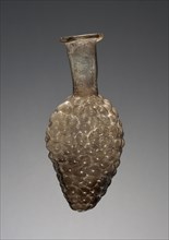 Grape Flask; Eastern Mediterranean; about 2nd - 3rd century; Glass; 13.7 cm, 5 3,8 in