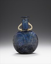 Two-handled Flask; Eastern Mediterranean; 3rd - 4th century; Glass; 9.5 x 6.9 cm, 3 3,4 x 2 11,16 in