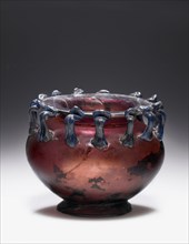 Vessel with 13 Handles; Eastern Mediterranean; 3rd - 4th century; Glass; 8.2 x 9.7 cm, 3 1,4 x 3 13,16 in