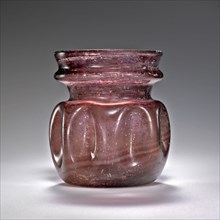 Beaker; Roman Empire; 3rd - 4th century; Glass; 8 x 6.9 cm, 3 1,8 x 2 11,16 in