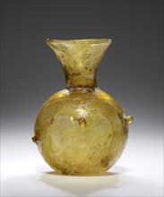 Sprinkler Flask; Roman Empire; 3rd - 4th century; Glass; 11.4 x 7.5 cm, 4 1,2 x 2 15,16 in