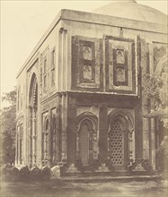 Shrines. Alai Darwaza marble and sandstone Gateway to the Quwwat-ul-Islam Mosque, Kootub; Felice Beato