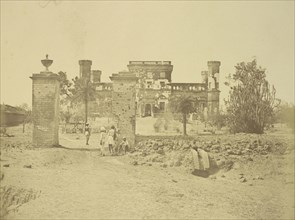 The Khurshid Munzil or 32nd Mess House; Felice Beato, 1832 - 1909, Lucknow, Uttar Pradesh, India; 1858