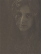 Study - Miss R; Alvin Langdon Coburn, British, born America, 1882 - 1966, October 1904; Photogravure; 21.3 x 16.4 cm