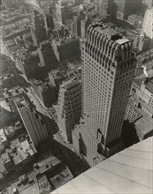 Chanon Building, New York; Berenice Abbott, American, 1898 - 1991, New York, New York, United States; about 1935; Gelatin