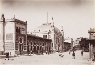 Cours des chemins de fer orientaux: vue générale des bâtiments, Constantinople and Bosporus: views and people
