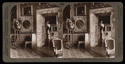 In the Pitti Palace, Stereographic views of Italy, Underwood and Underwood, Underwood, Bert, 1862-1943, stereograph: gelatin