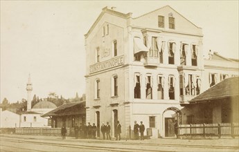 Gare provisoire de Constantinople: vue sur la voie, photographs of the Ottoman Empire and the
