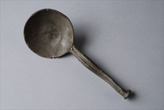 Pewter spoon, spoon cutlery soil find tin, molded Figs bowl fixed on lower part of stem that is shaped so that spoon on flat