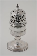 Silver sprinkler on foot with openwork lid, spreader vane holder silver, sawn Spreader vane with cup-shaped body on constricted