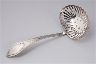 Silver sugar sprinkle spoon with open-worked container, scoop spoon spoon kitchenware silver, engraved mashed Deep oval bowl
