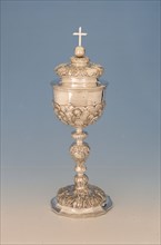Gilded silver ciborium, with on foot depictions of Mary, Saint Francis of Assisi, Saint Helena and Saint Anthony of Padua