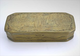 Copper tobacco box with face on Rotterdam, on the underside the Rotterdam weapon, tobacco box holder metal copper, cast engraved