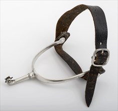 Silver track with leather strap, horseshoe shoe accessory clothing silver leather, cast forged debarked on buckle: amazon sport