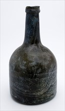 Cylindrical wine bottle, clock model, wine bottle bottle holder soil find glass, free blown and shaped in blown glass
