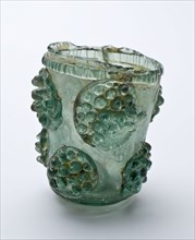 Fragment of foot, bottom, stem of roemer, roemer drinking glass drinking utensils tableware holder soil find glass forest glass