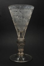 Goblet, jar engraved with allegory of marital love, wine glass drinking glass drinking utensils tableware holder glass metal