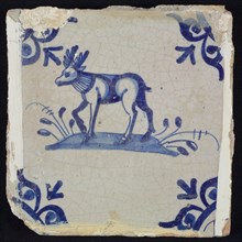 Animal tile, deer to the left on the ground, in blue on white, corner motif large ox-head, wall tile tile sculpture ceramics