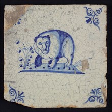 Animal tile, bear to the left on plot in blue on white, corner patterned ox-head, wall tile tile sculpture ceramic earthenware