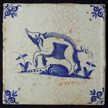 Animal tile, jumping boar to the left on piece of land, in blue on white, corner pattern ossenkop, wall tile tile sculpture