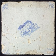 Animal tile, crawling frog to the left, seen from above, in blue on white, corner motif oxen head, wall tile tile sculpture
