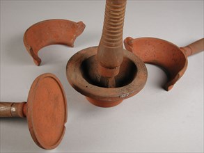 Four-piece bronze mold for bottom of pot or jug, mold casting tool tools equipment base metal cast iron wood iron, cast
