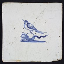 Animal tile, bird on flower fruit to the left, in blue on white, without corner motif, wall tile tile sculpture ceramic